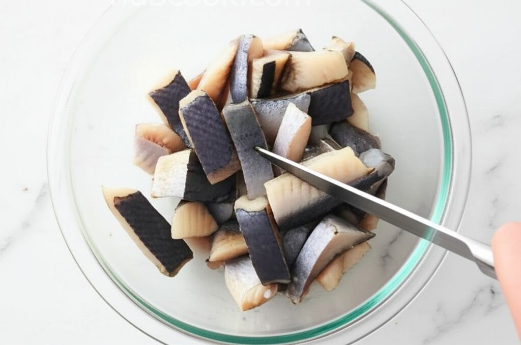 Sledzie w Jogurcie (Herring in Yogurt Dressing)